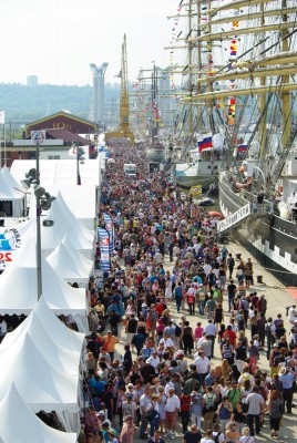 300000 visiteurs en deux heures.